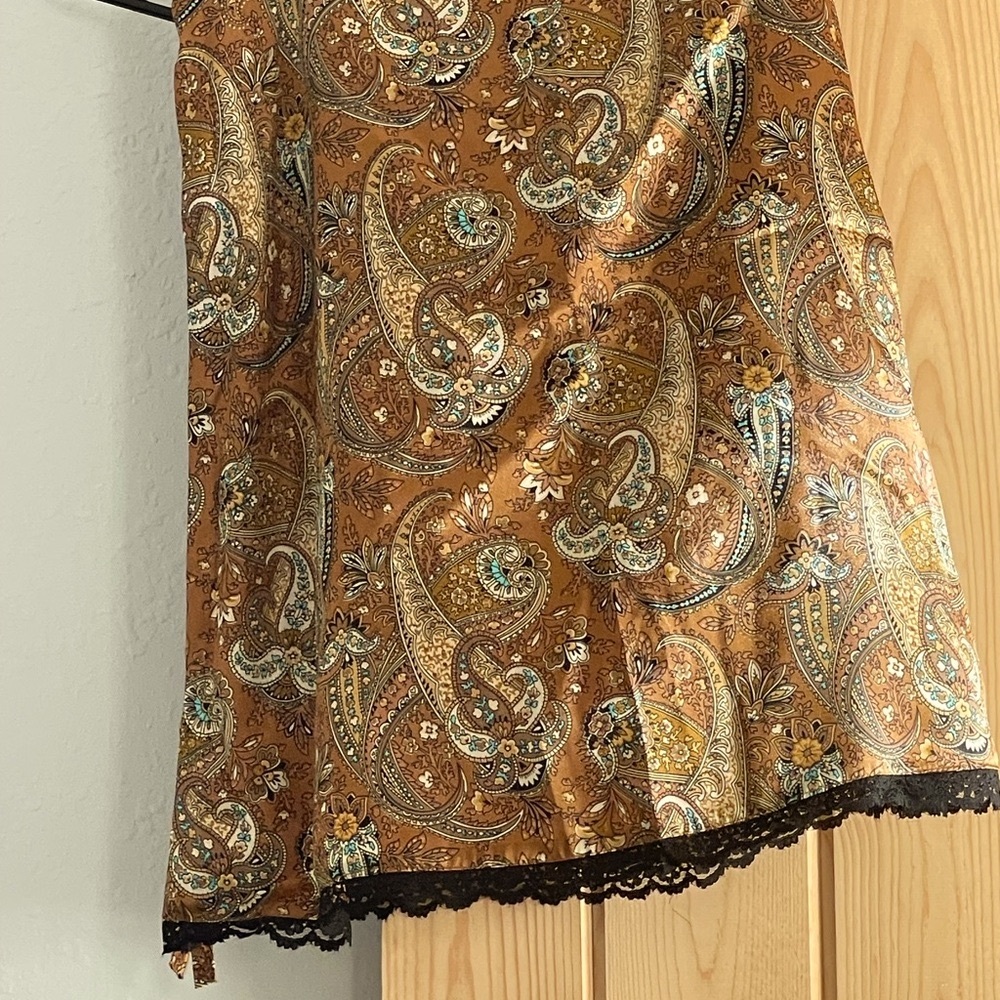 VINTAGE Sandrea Paisley Print Satin Skirt w/Lace detail